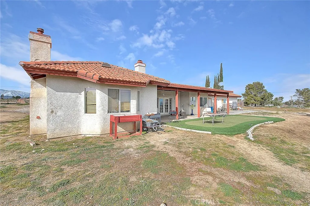 11077 Valle Vista Road, Phelan, California 92371 home-pic-53
