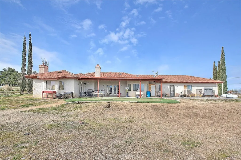 11077 Valle Vista Road, Phelan, California 92371 home-pic-55