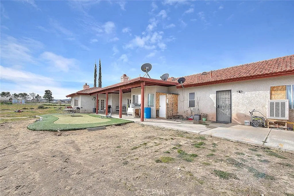 11077 Valle Vista Road, Phelan, California 92371 home-pic-52