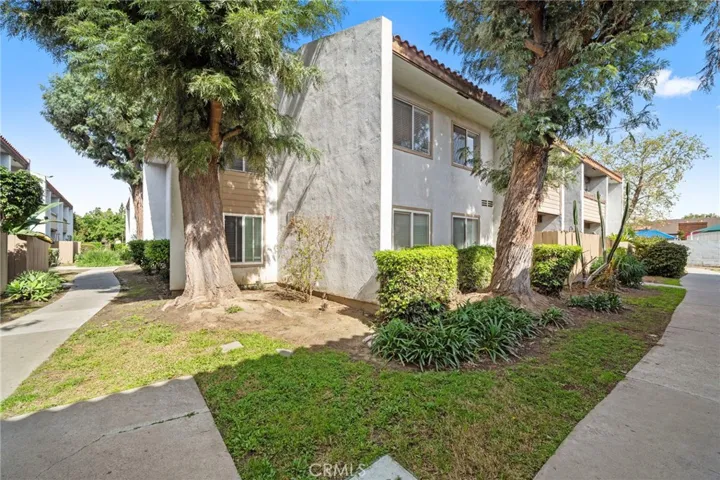 2521 W Sunflower, Santa Ana, California 92704