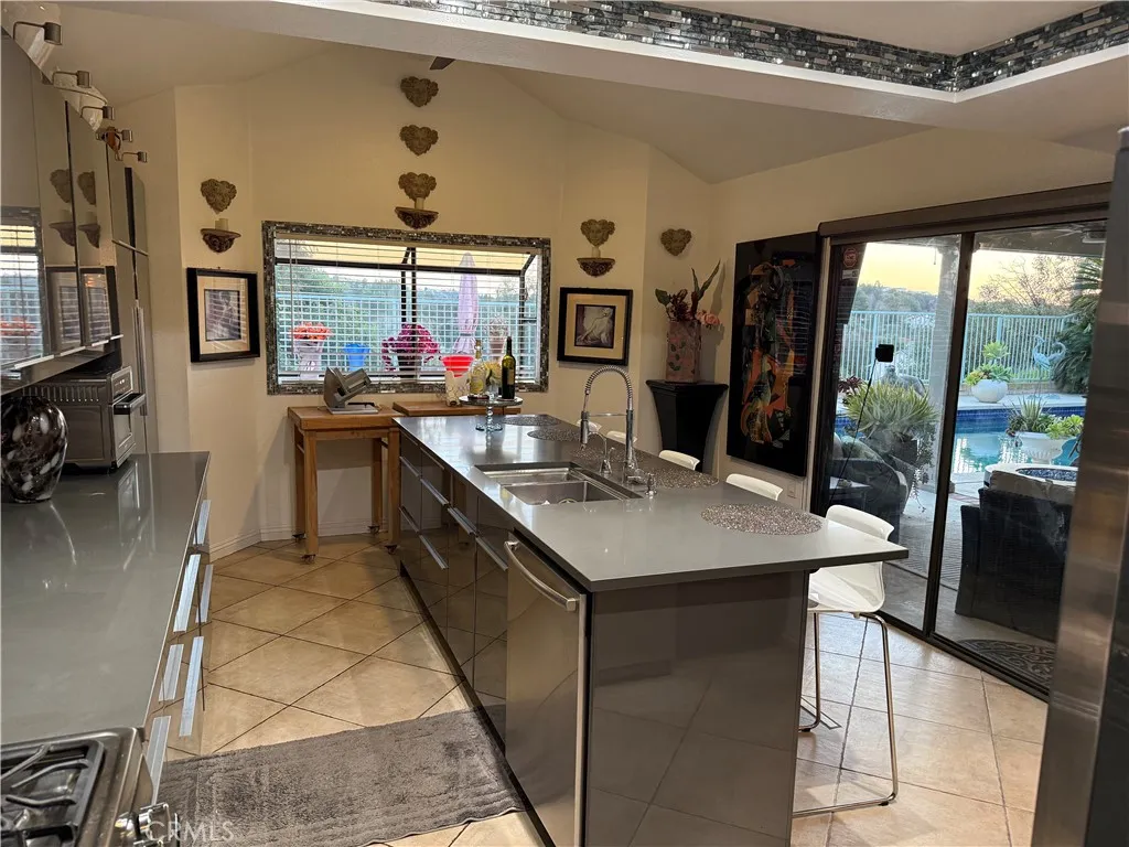 22924 Rio Lobos Road, Diamond Bar, California 91765 home-pic-4
