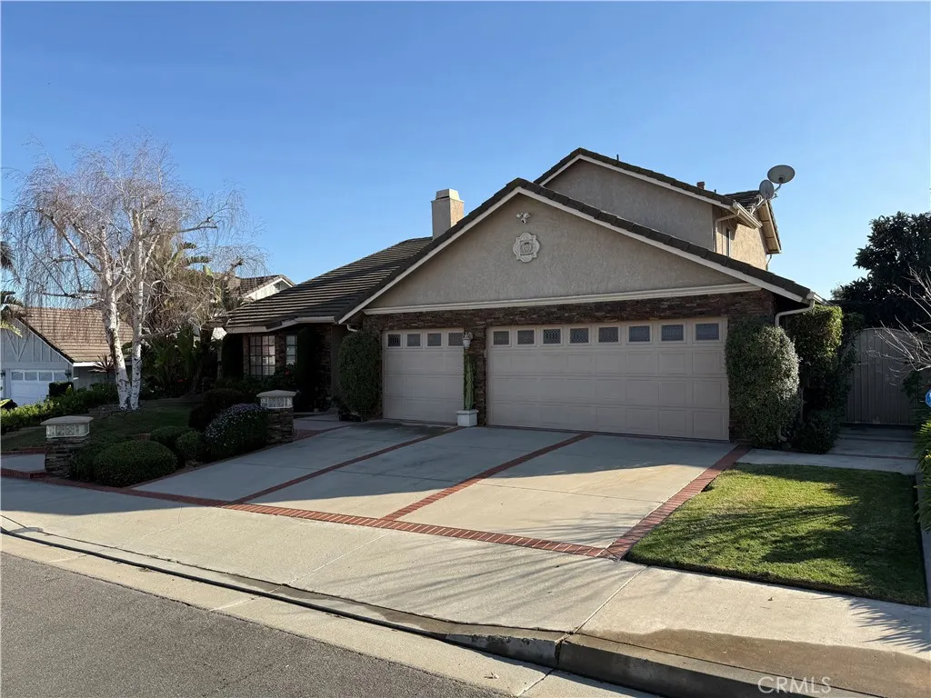 22924 Rio Lobos Road, Diamond Bar, California 91765 home-pic-2