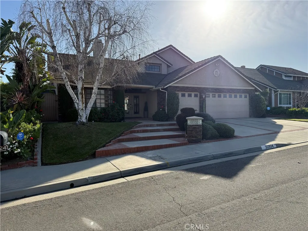 22924 Rio Lobos Road, Diamond Bar, California 91765 home-pic-1