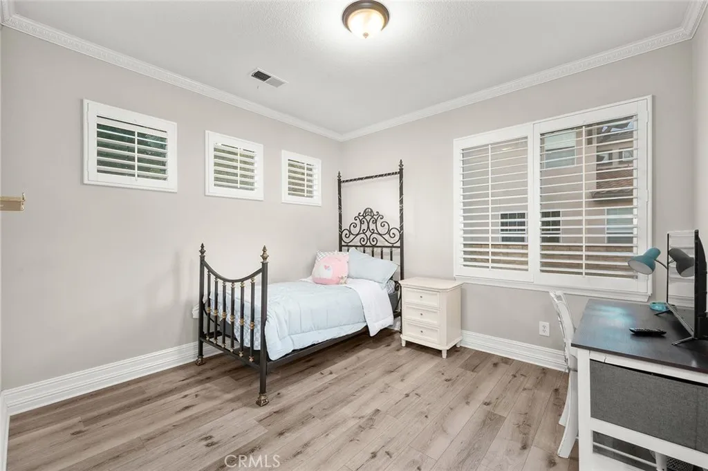 29123 Black Pine, Saugus, California 91390 home-pic-49