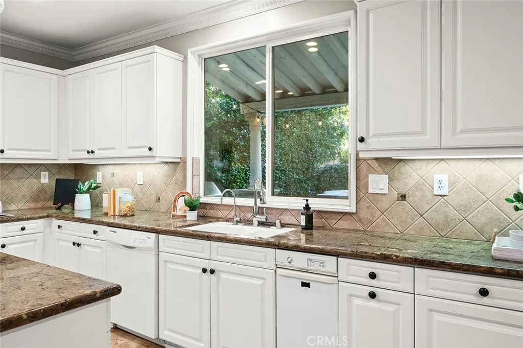 29123 Black Pine, Saugus, California 91390 home-pic-21