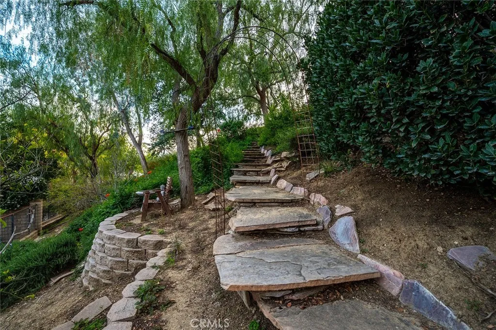 29123 Black Pine, Saugus, California 91390 home-pic-63