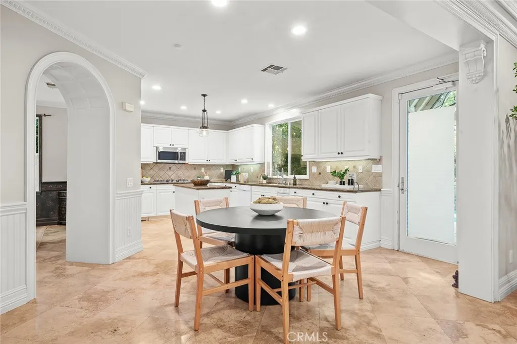 29123 Black Pine, Saugus, California 91390 home-pic-17
