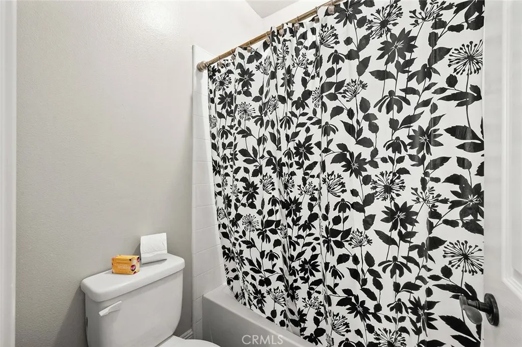 29123 Black Pine, Saugus, California 91390 home-pic-46