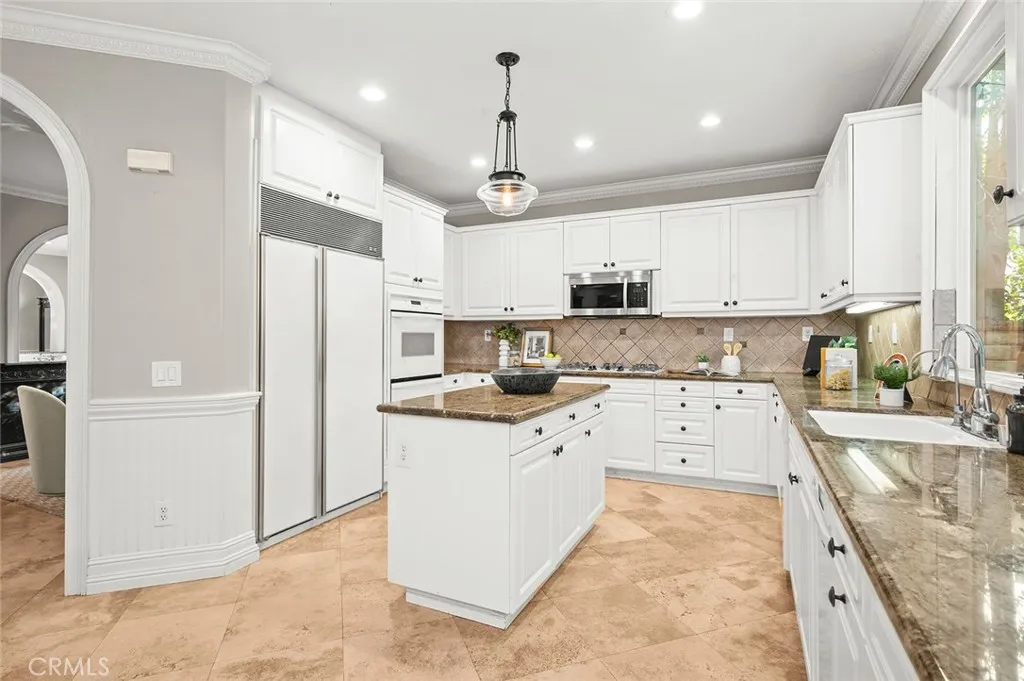 29123 Black Pine, Saugus, California 91390 home-pic-20