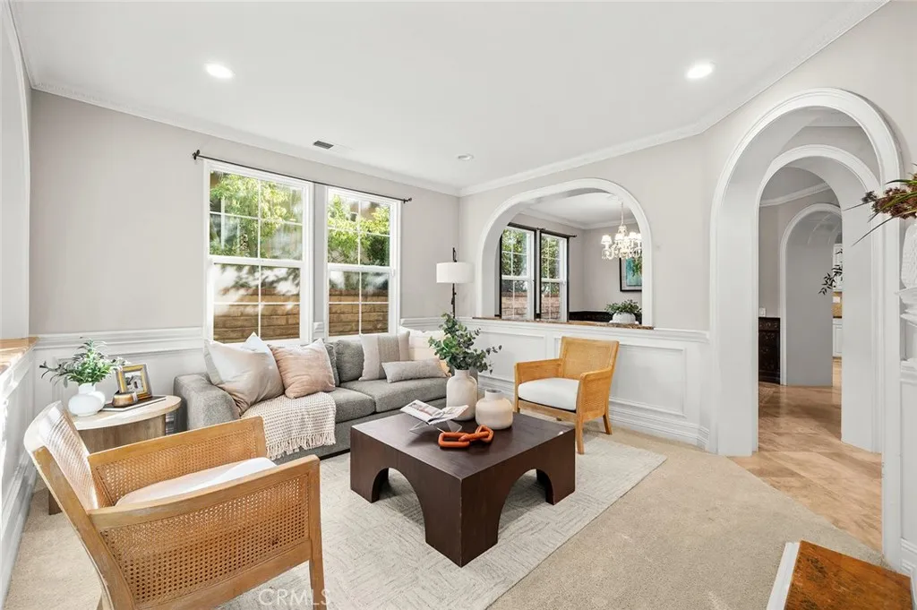 29123 Black Pine, Saugus, California 91390 home-pic-10