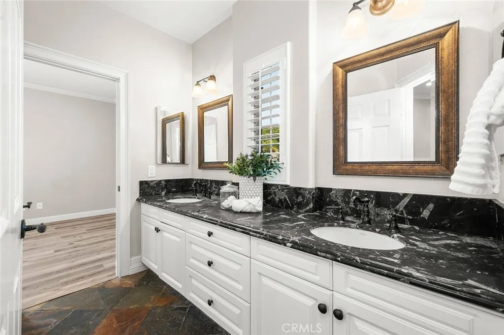 29123 Black Pine, Saugus, California 91390 home-pic-44
