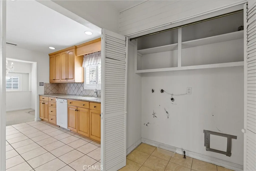 14725 La Capelle, La Mirada, California 90638 home-pic-9