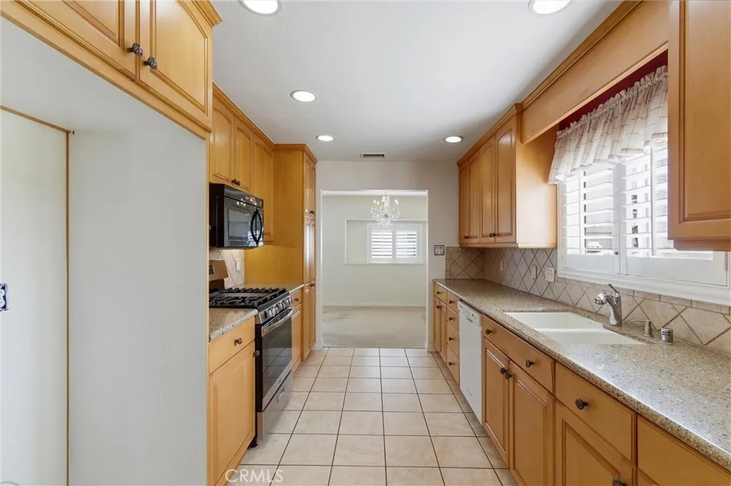 14725 La Capelle, La Mirada, California 90638 home-pic-8