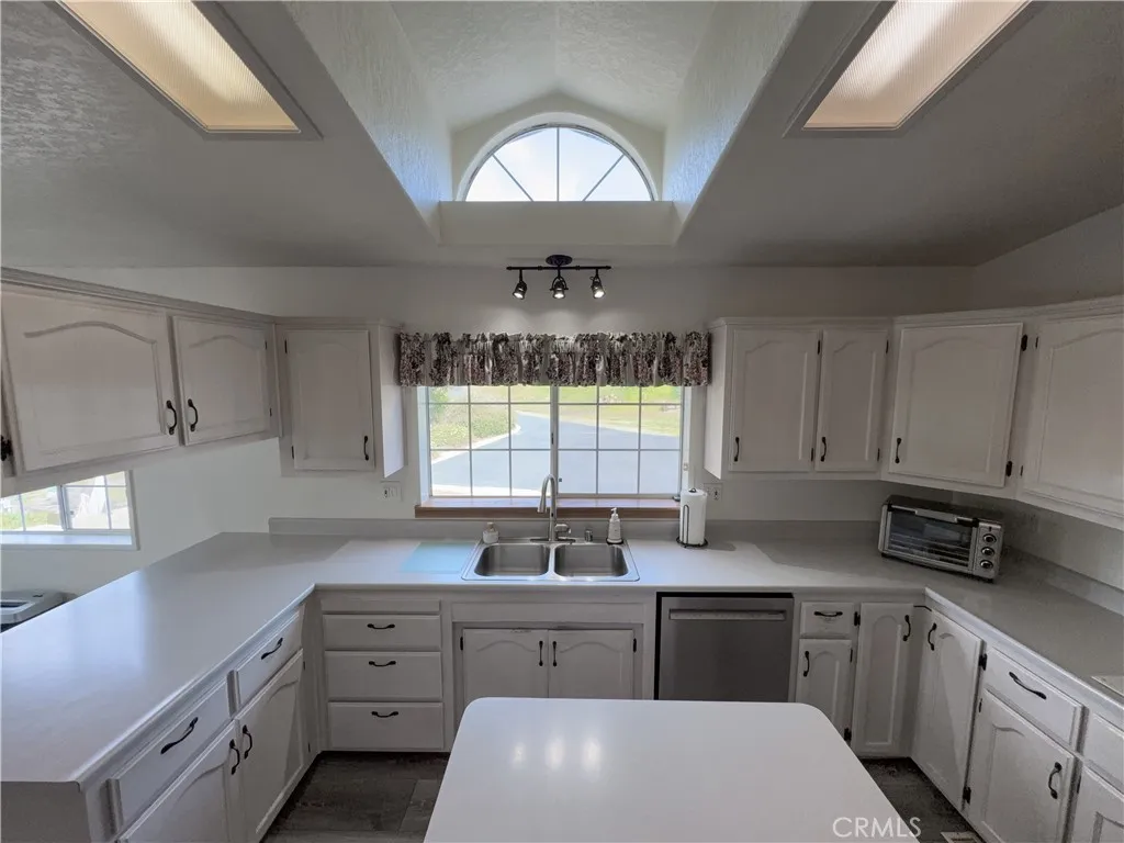 38075 Willowood, Squaw Valley, California 93675 home-pic-9