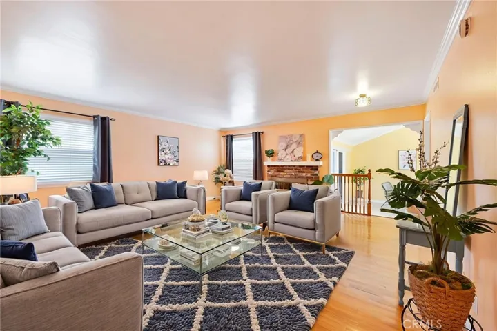 ***IMAGE VIRTUALLY STAGED***