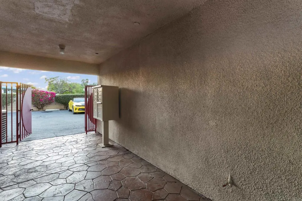 390 E Madison H, El Cajon, California 92020 home-pic-28
