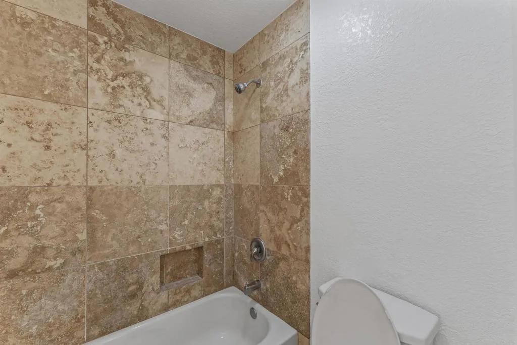 390 E Madison H, El Cajon, California 92020 home-pic-20