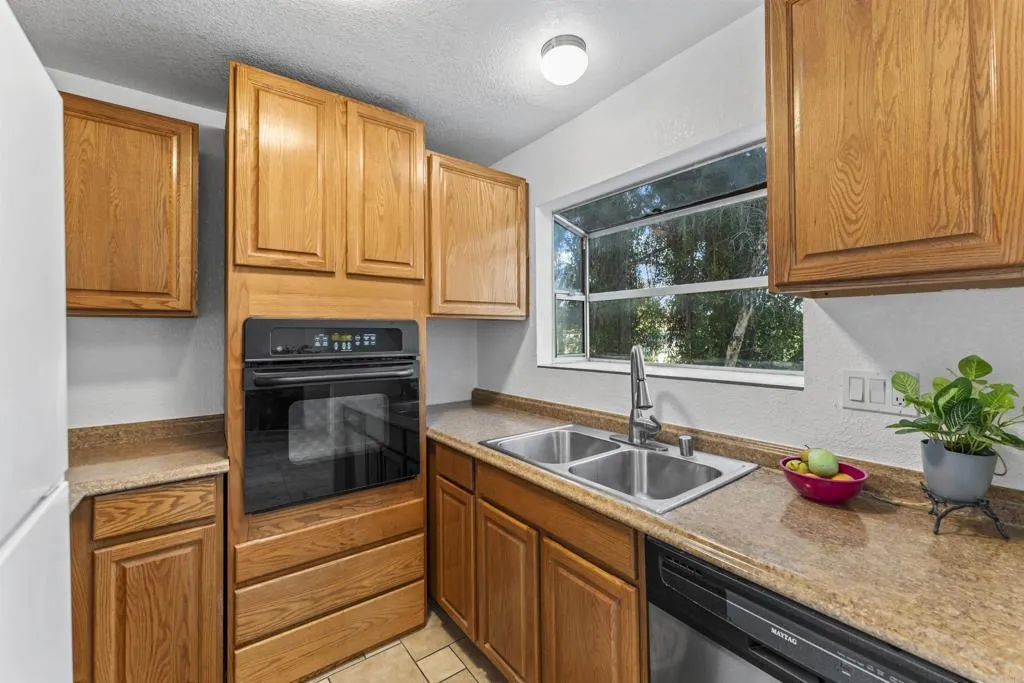 390 E Madison H, El Cajon, California 92020 home-pic-6