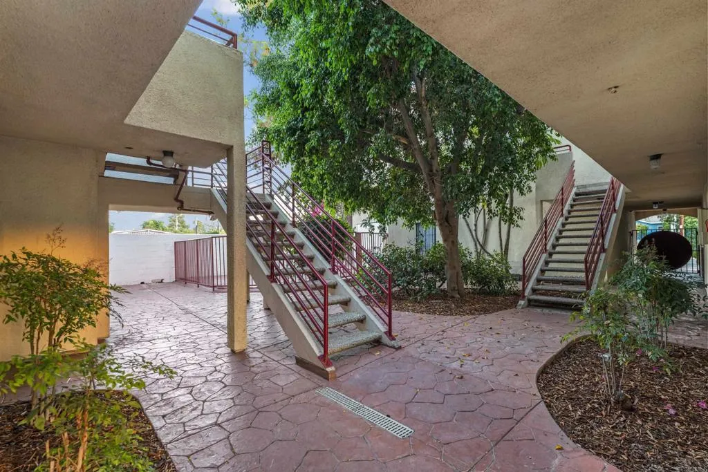 390 E Madison H, El Cajon, California 92020 home-pic-26