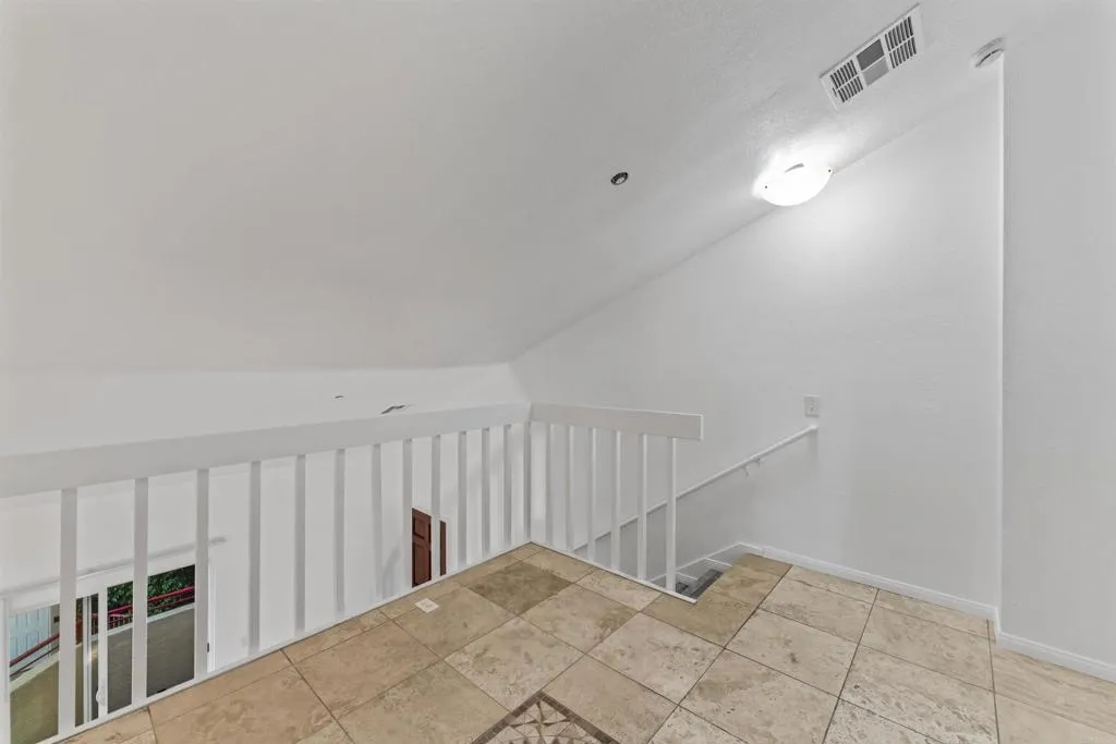 390 E Madison H, El Cajon, California 92020 home-pic-17