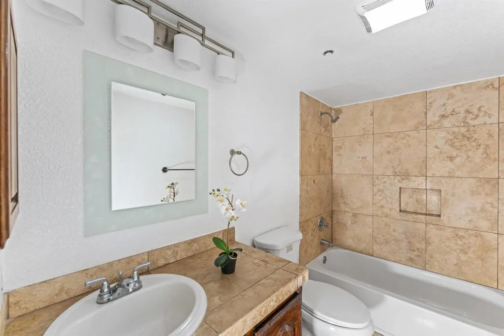 390 E Madison H, El Cajon, California 92020 home-pic-11