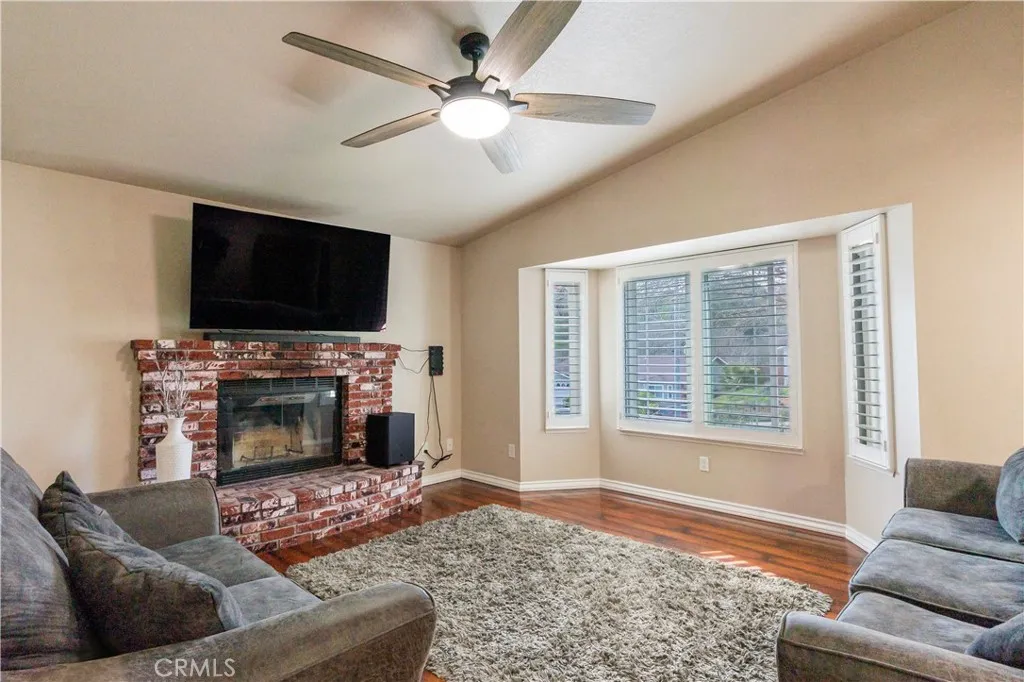 1736 Wade, Paso Robles, California 93446 home-pic-4