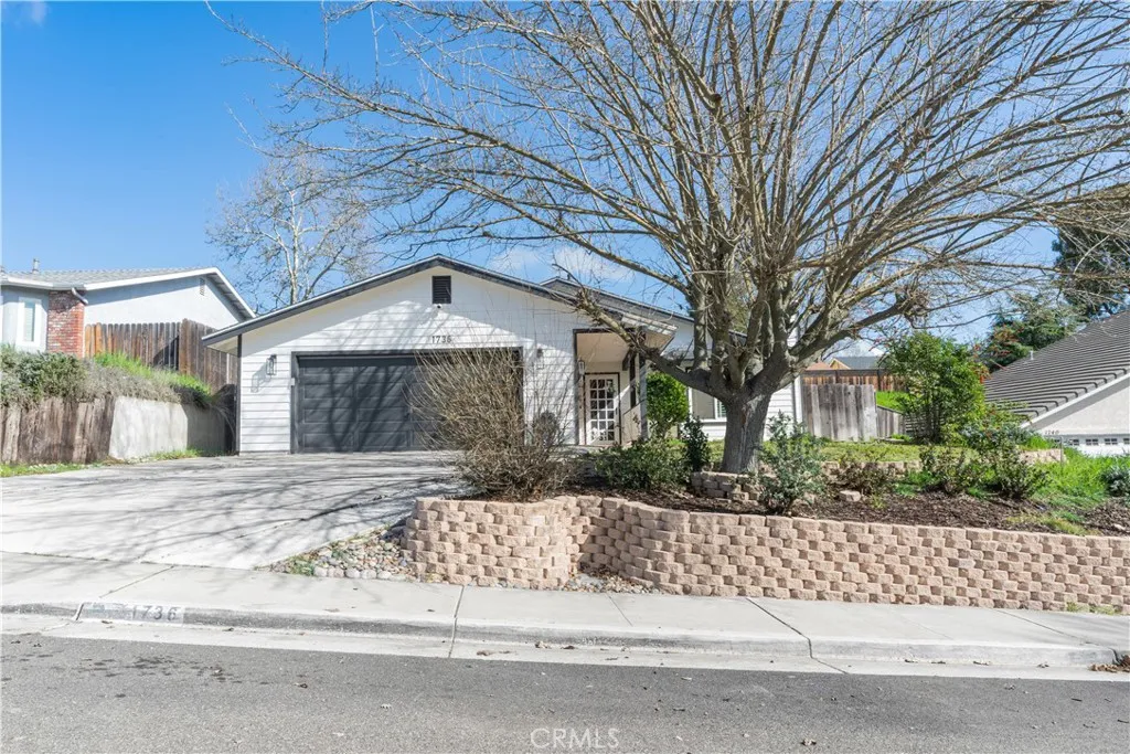 1736 Wade, Paso Robles, California 93446 home-pic-1