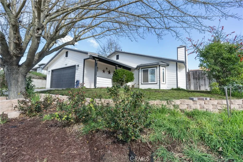 1736 Wade, Paso Robles, California 93446 home-pic-3