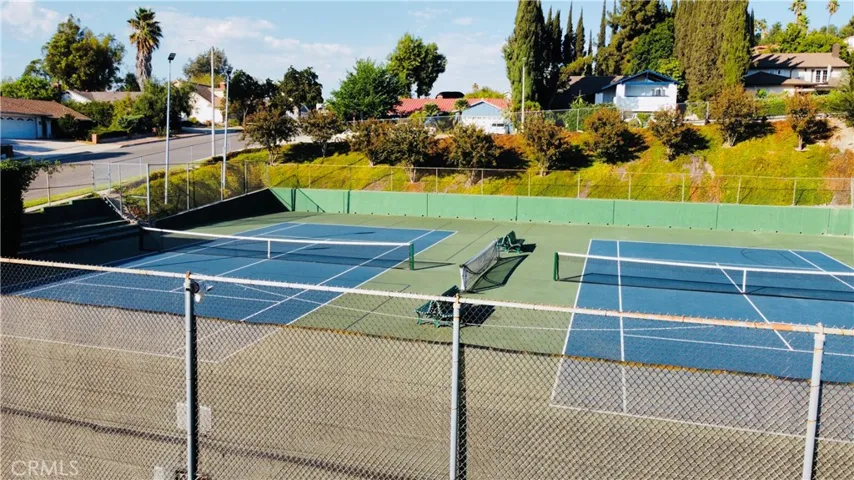 Diamond Point Club, Tennis courts, pickleball.