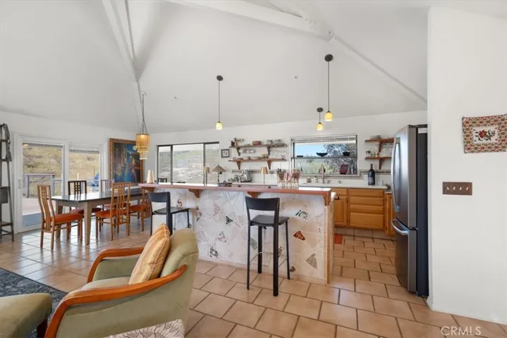 Kitchen/Breakfast Bar