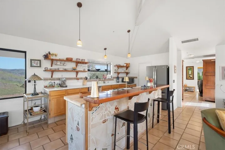Kitchen/Breakfast Bar