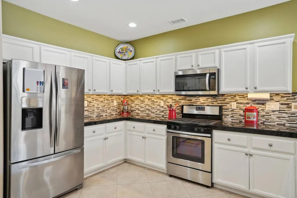 60519 Lace Leaf Court, La Quinta, California 92253 home-pic-9