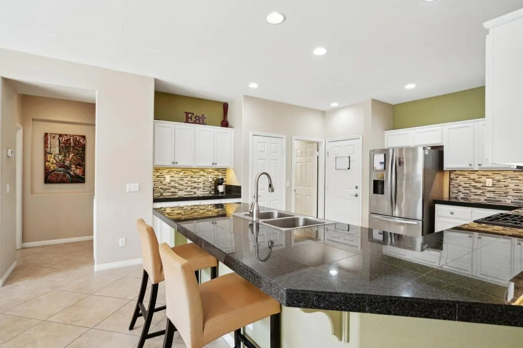 60519 Lace Leaf Court, La Quinta, California 92253 home-pic-14
