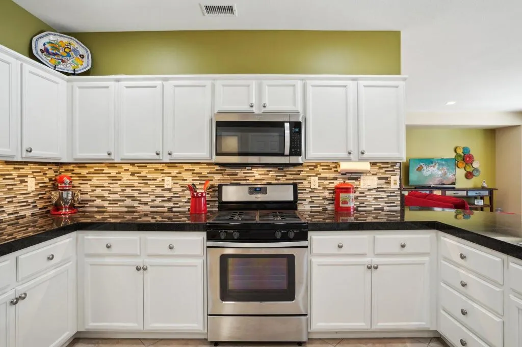 60519 Lace Leaf Court, La Quinta, California 92253 home-pic-11