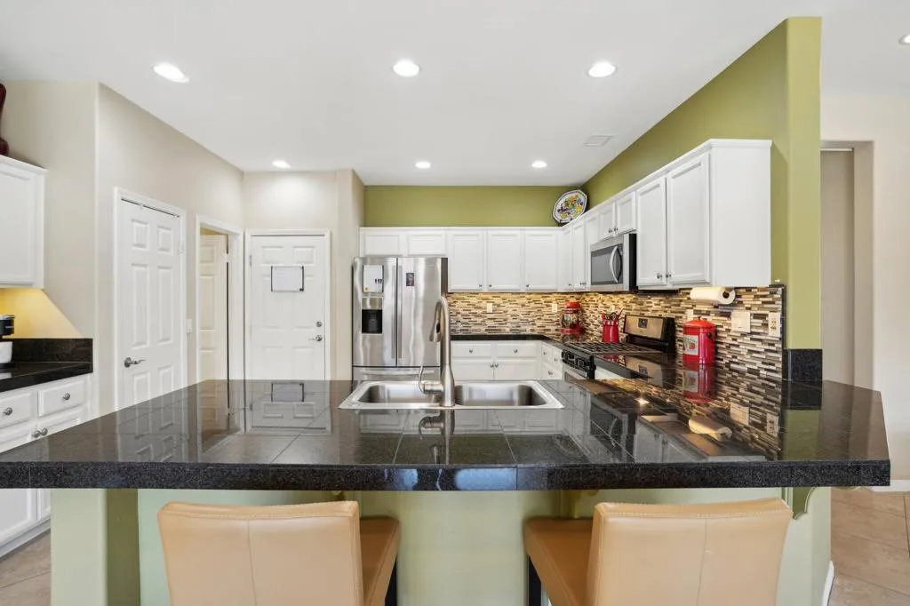 60519 Lace Leaf Court, La Quinta, California 92253 home-pic-13