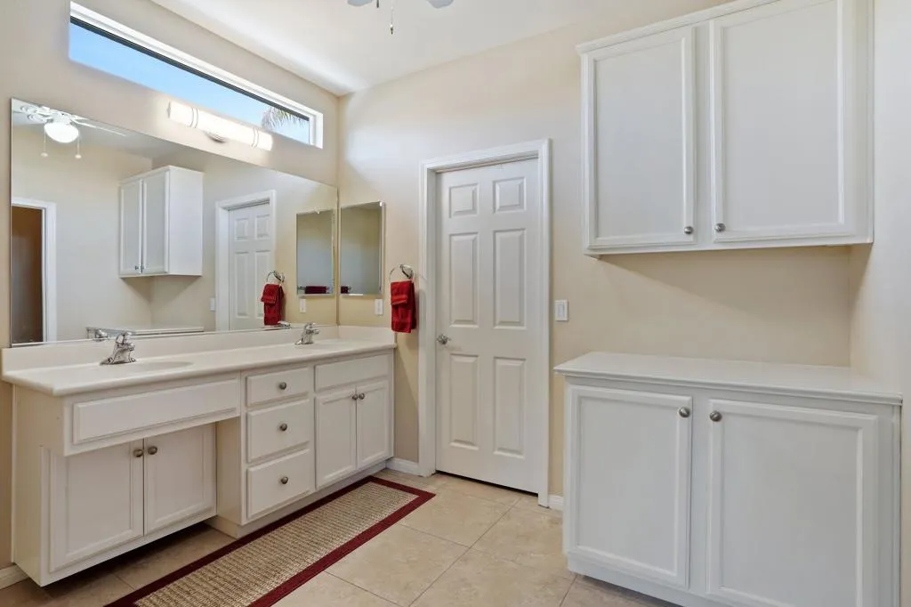 60519 Lace Leaf Court, La Quinta, California 92253 home-pic-19