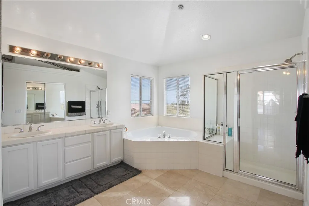 14573 Calgary, Fontana, California 92336 home-pic-30