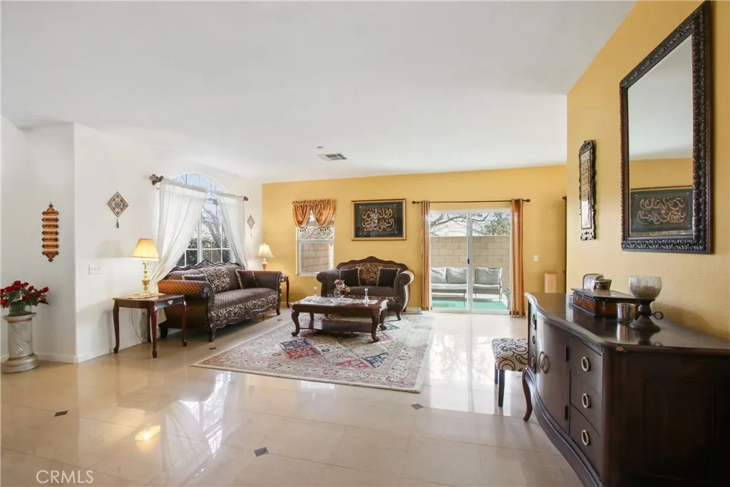 14573 Calgary, Fontana, California 92336 home-pic-6
