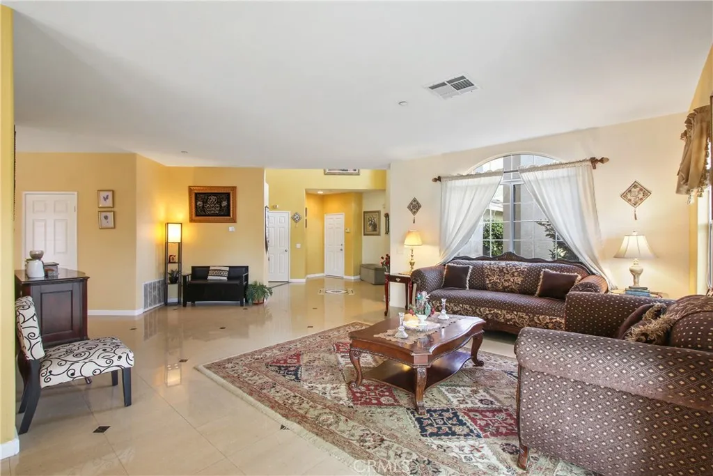 14573 Calgary, Fontana, California 92336 home-pic-5