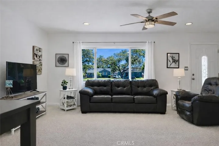4151 Los Coyotes Diagonal, Lakewood, California 90713