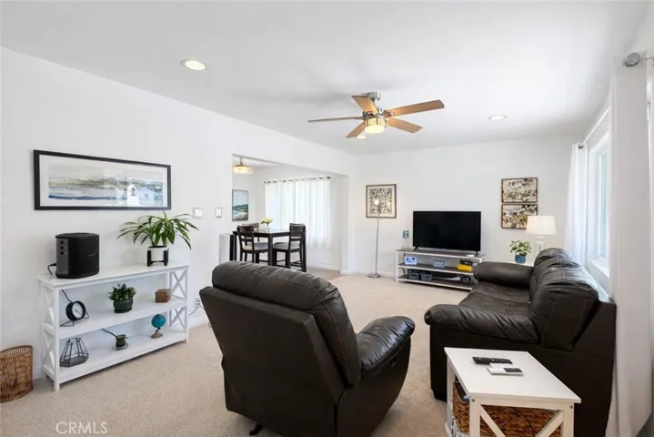 4151 Los Coyotes Diagonal, Lakewood, California 90713