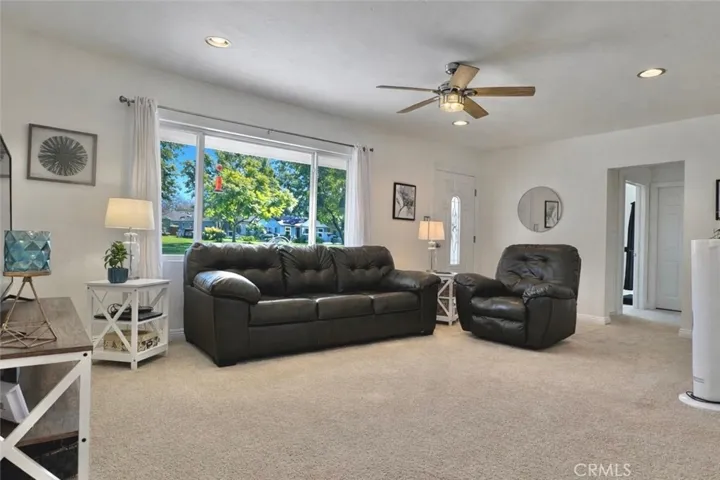 4151 Los Coyotes Diagonal, Lakewood, California 90713