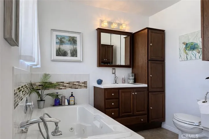 4151 Los Coyotes Diagonal, Lakewood, California 90713