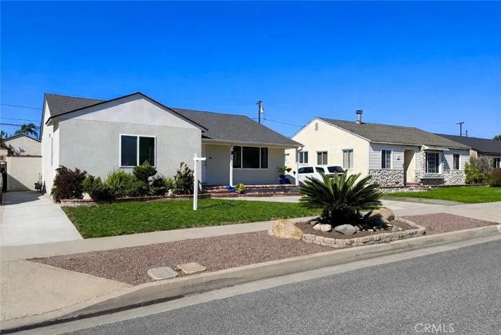 4151 Los Coyotes Diagonal, Lakewood, California 90713
