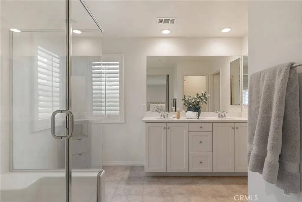 7194 Crescrendo Lane, Fontana, California 92336 home-pic-17