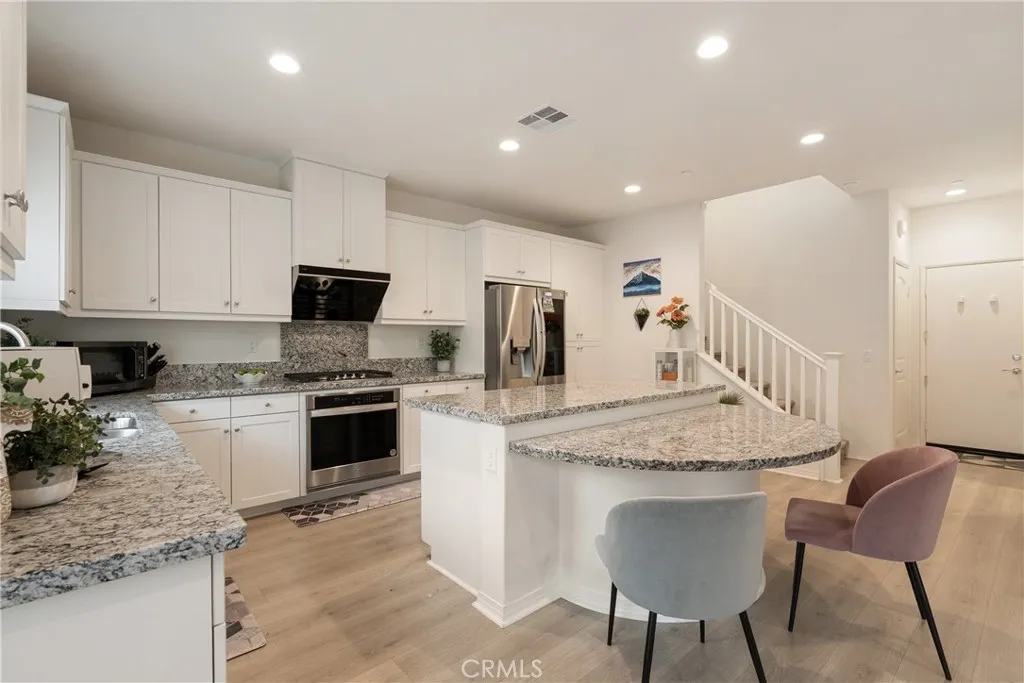 7194 Crescrendo Lane, Fontana, California 92336 home-pic-9