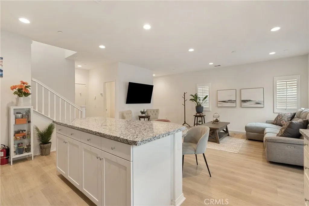 7194 Crescrendo Lane, Fontana, California 92336 home-pic-12