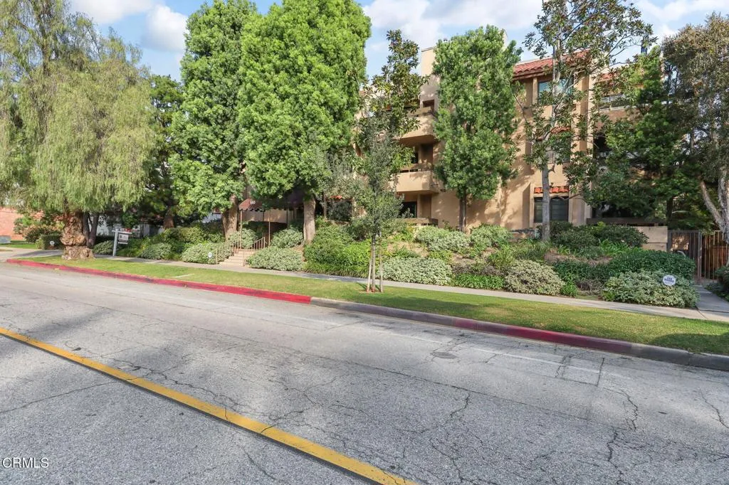 640 S Lake Avenue 105, Pasadena, California 91106 home-pic-2