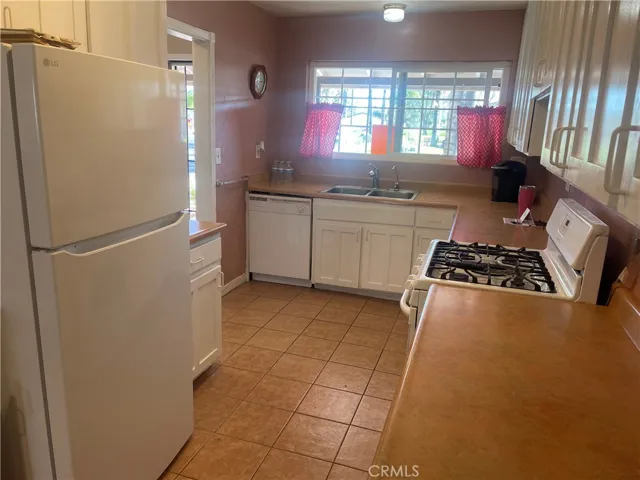 1380 Teakwood, Hemet, California 92543