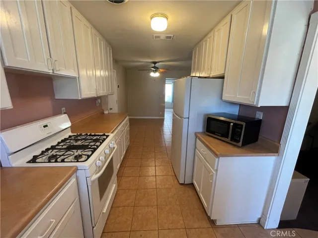 1380 Teakwood, Hemet, California 92543